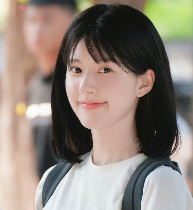 赵露思《许我耀眼》校服照好乖!毫无网红感,和女二同框很惊艳!