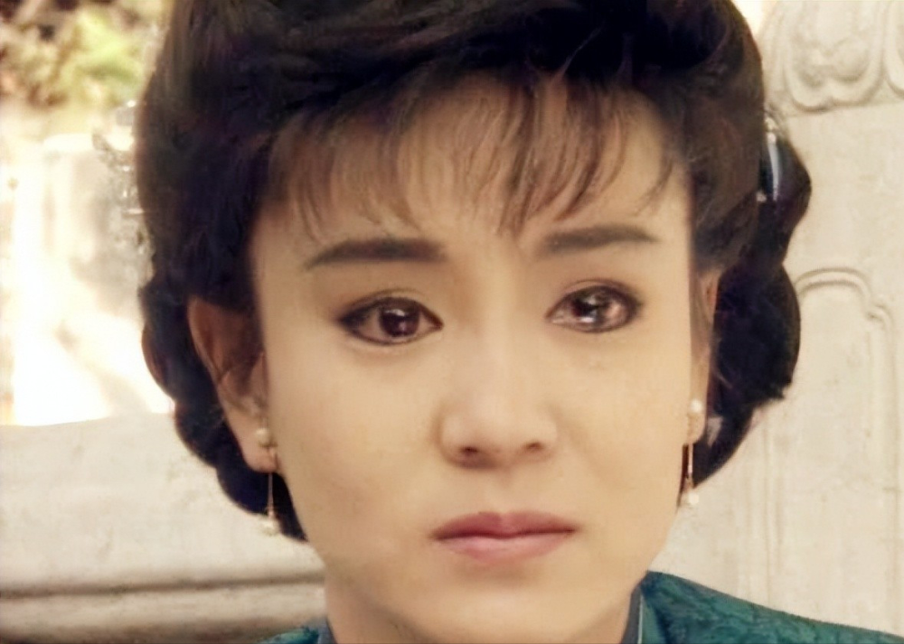 从琼瑶女郎到《墨雨云间》的于正女郎,她多年媳妇熬成婆,年轻时美得