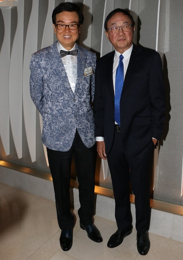 当天出席活动的艺人还包括黄百鸣,许冠文,乐易玲,霍启刚,陈庭欣