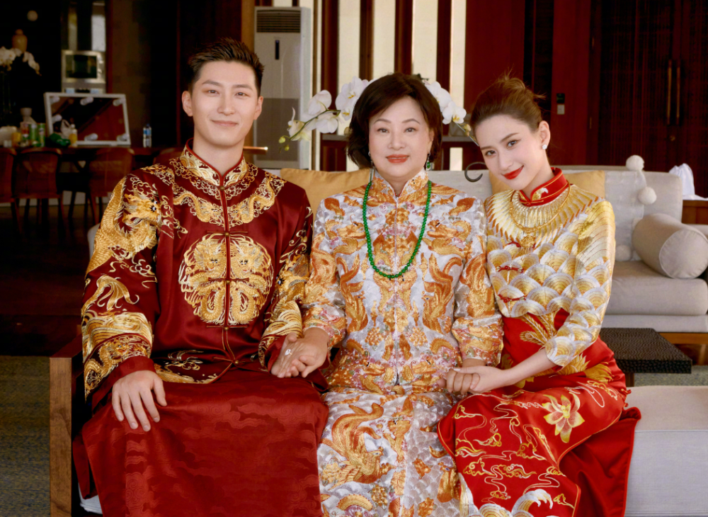 窦骁迎娶何超莲被调侃和奚梦瑶"顶峰相见",女方早已澄清公开二人关系