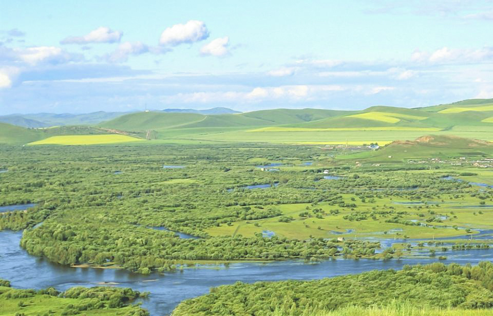 额尔古纳湿地是中国保护最完整,面积最大的湿地,被誉为"亚洲第一湿地"