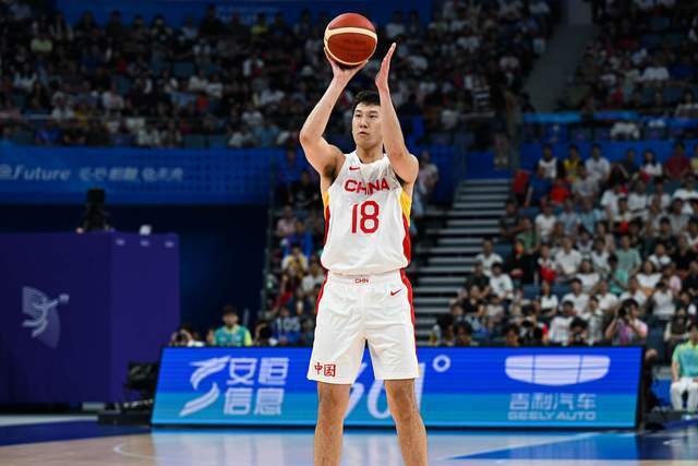 攻防两端都给力!杜润旺砍16 6,不惧对手锁喉太强硬_腾讯新闻