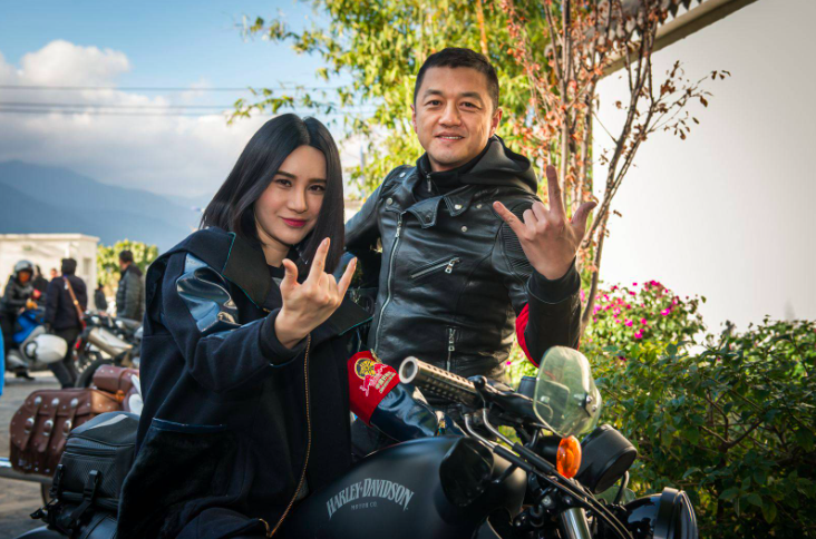 缺钱的李亚鹏,先投8亿造电动车,现在又要掏1.