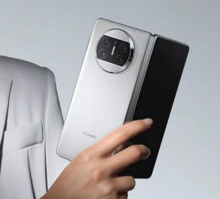 华为发布matex3手机:折叠屏新巅峰,仅 239g,12999元起售_腾讯新闻