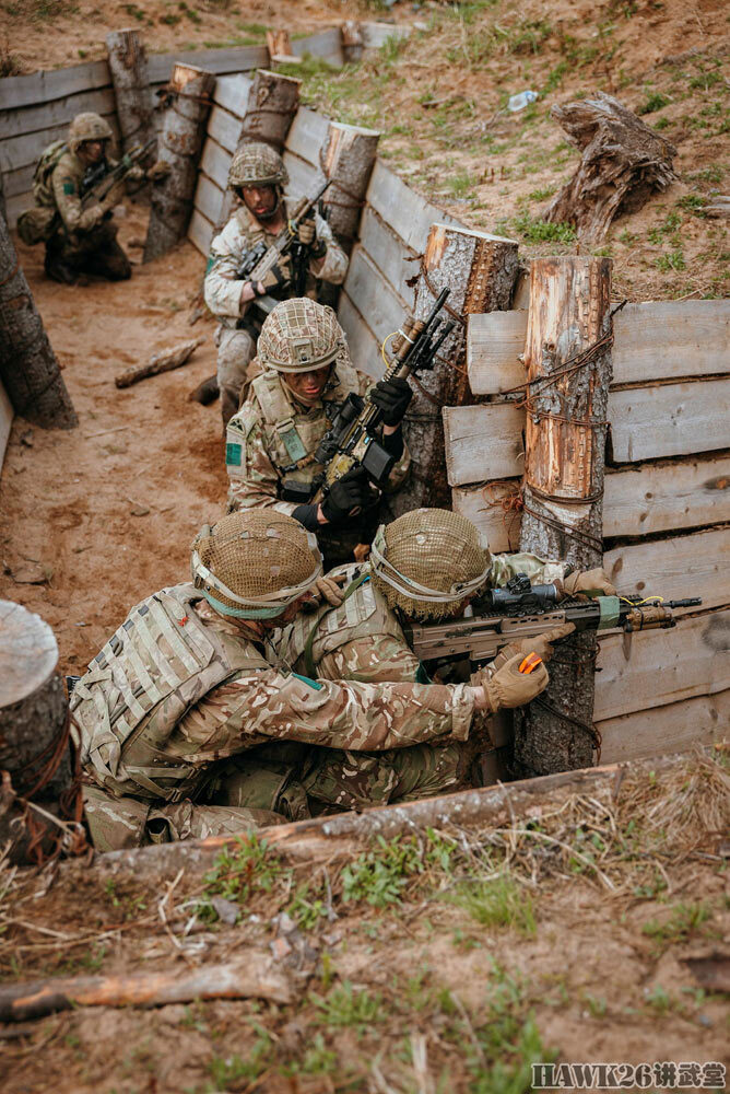 英国精锐伞兵在爱沙尼亚参加演习 堑壕战成为重点 无人机全程开眼