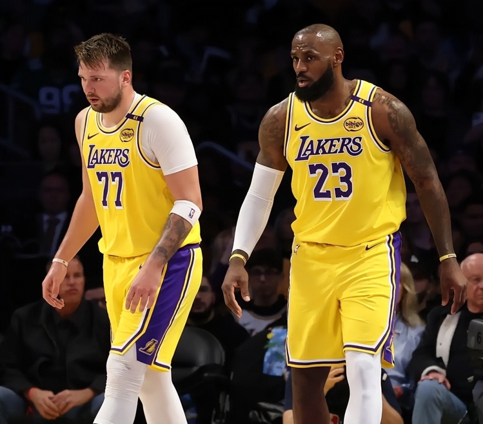 2年1660万美金！艾顿如愿以偿，湖人下一盘大棋，老詹要看清现实