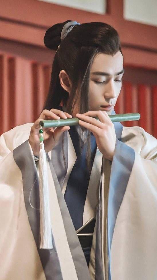 如何评价朱一龙的古装