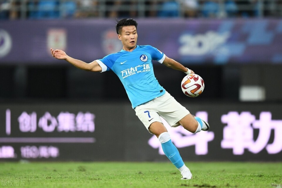 永远争第一!北京国安刚拿下林良铭,又瞄准了国足10号谢鹏飞_腾讯新闻