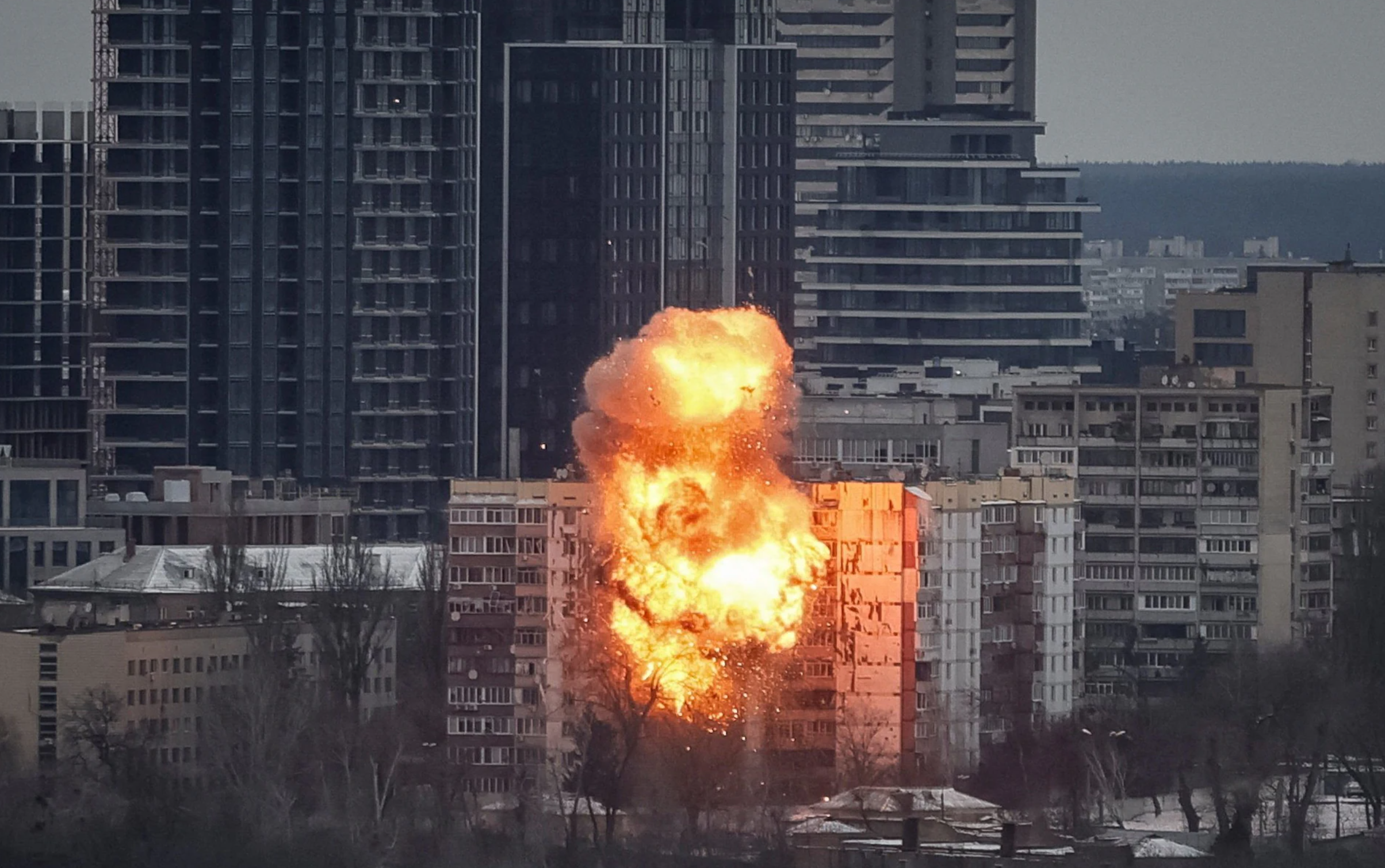 美烏首腦會談前，俄羅斯突發最大規模空襲，40枚導彈傾瀉而下 - 