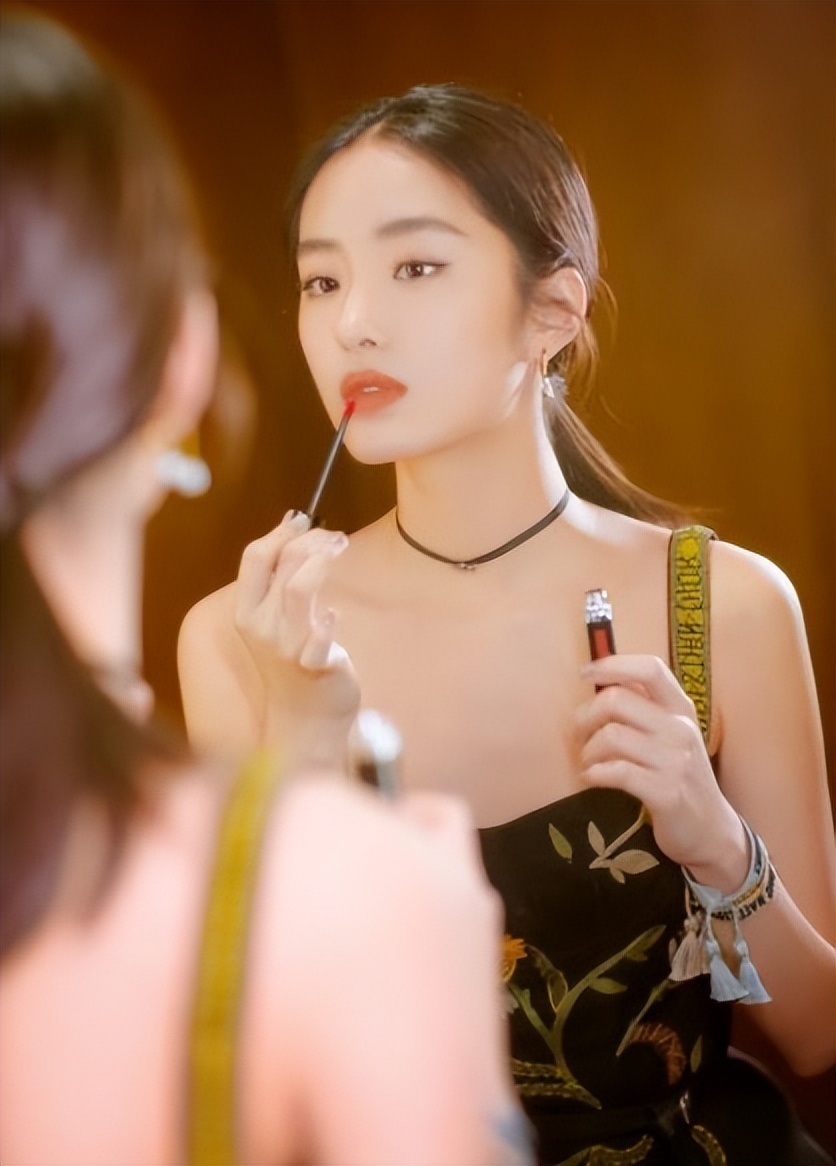 与陈金飞分手两年后,杨采钰找到合适的戏路:骄矜大小姐专业户