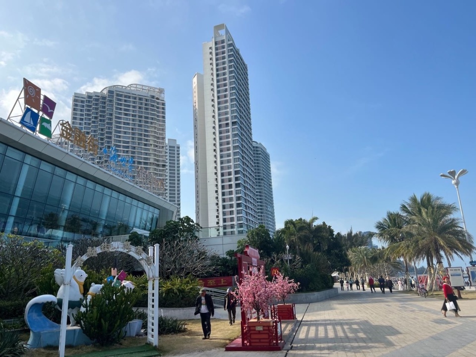 多属住宅性质,如大亚湾的碧桂园十里银滩,双月湾的万科双月湾;少数