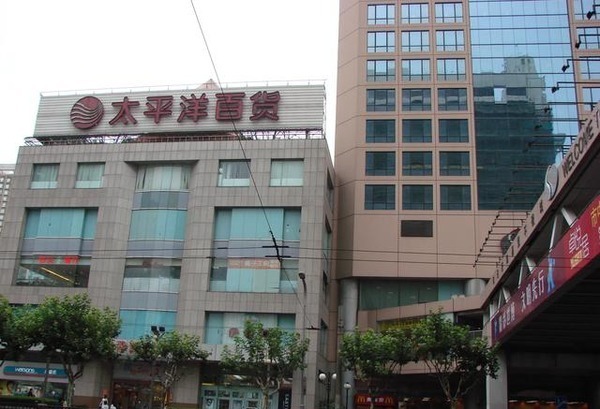 南京老商场接连转身：2.8亿元起拍无人出价，客流去哪了？_腾讯新闻