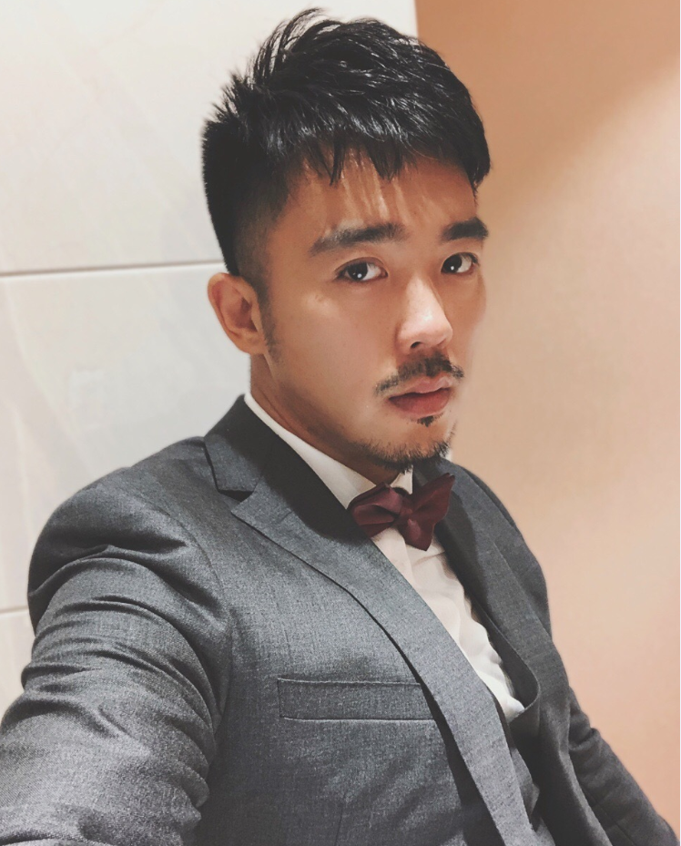 对于表演他们都有自己的理解与坚守,在何翯那些煎熬的岁月里,李珀就像