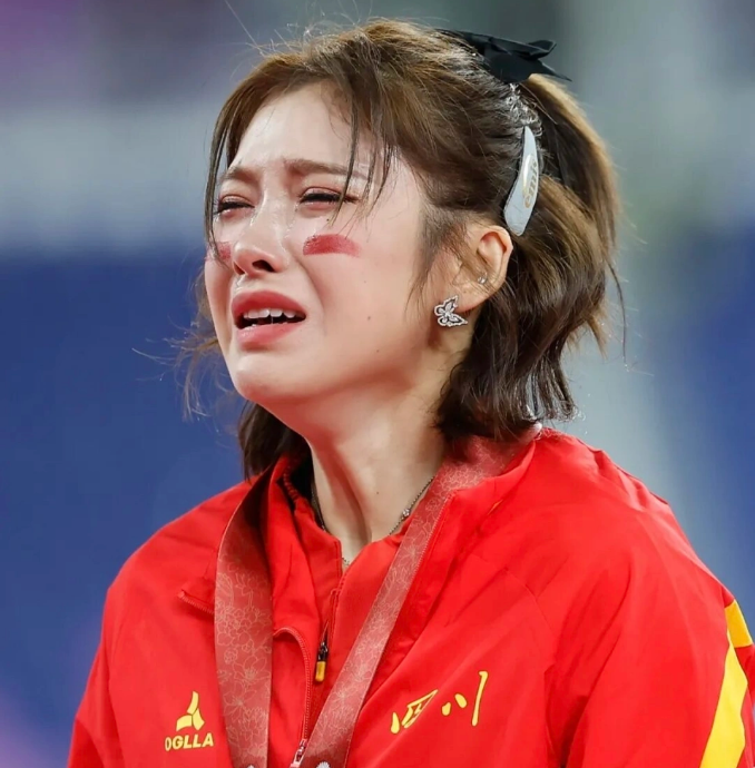 没教练也能夺冠？吴艳妮教练：刘景扬超常发挥，实力远不如吴艳妮_腾讯新闻