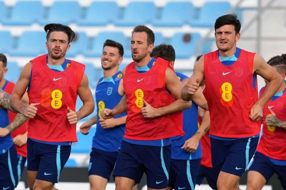 英格兰0-1输球!主力中卫半场伤退 鲁尼点出三狮军团顽疾