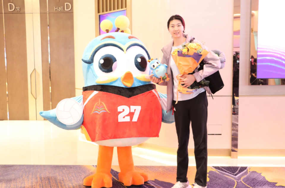 女排新动态!大部队抵达澳门,朱婷独自赶赴,4场球决定奥运名额