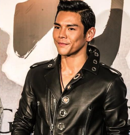 38岁的向佐:浑身上下,只剩嘴硬|晚八点娱闻