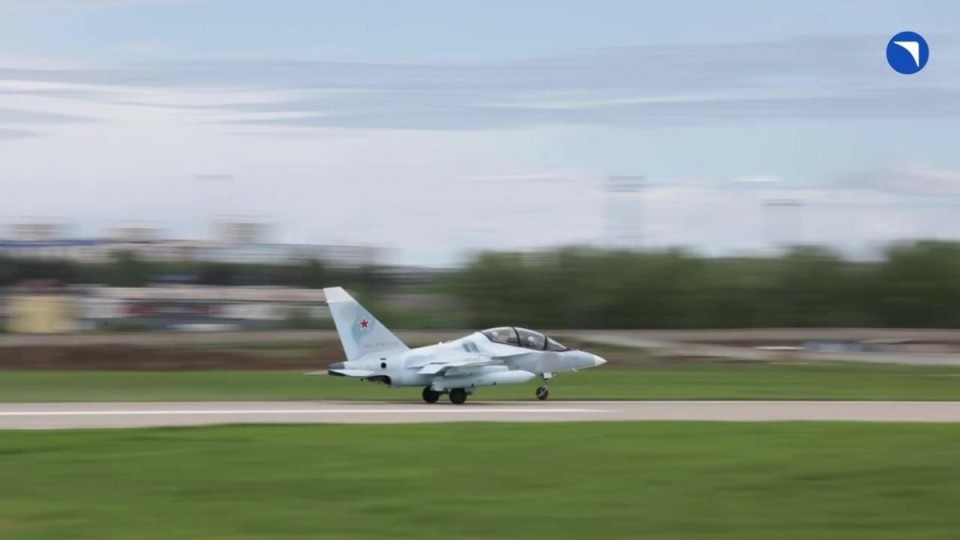 伊尔库茨克航空工厂向俄罗斯国防部交付今年第一批雅克-130高级教练机