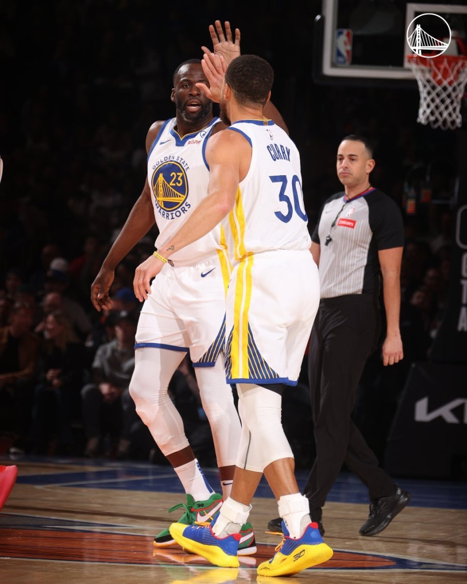 库里8记三分轰3111全场仅1罚裁判引争议科尔双手合十理论