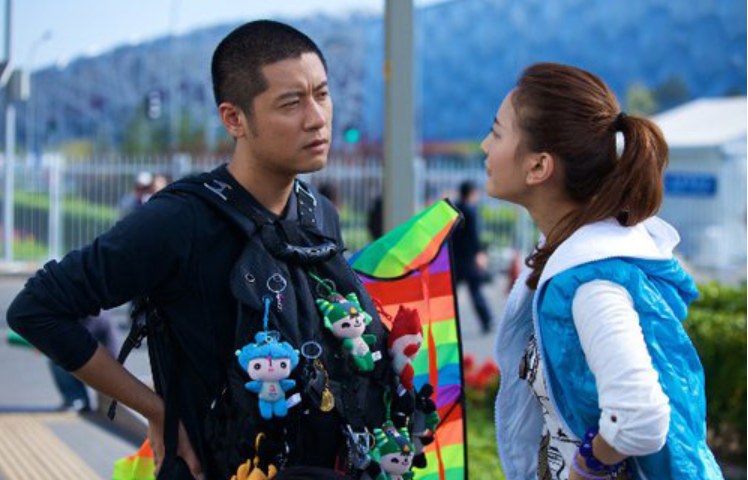 他第一任女友是绯闻女友是姚笛,之后是张俪,而后是王丽坤,曾泳醍两位