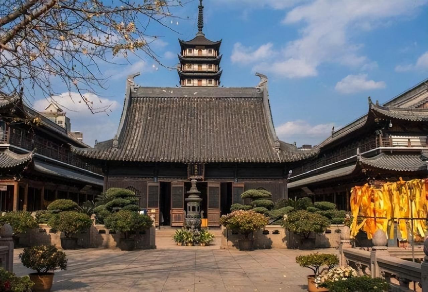 东北一寺庙只收女弟子,一日一餐只睡4小时,还禁止香客捐钱