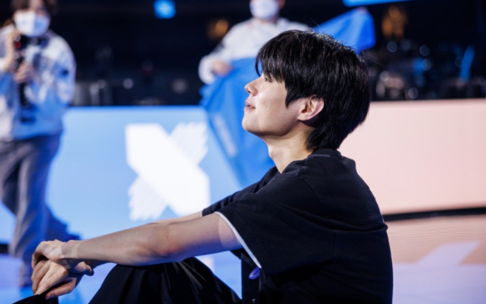 对于羊驼deft来说,s12赛季无疑是完美的,复盘本届英雄联盟全球总决赛