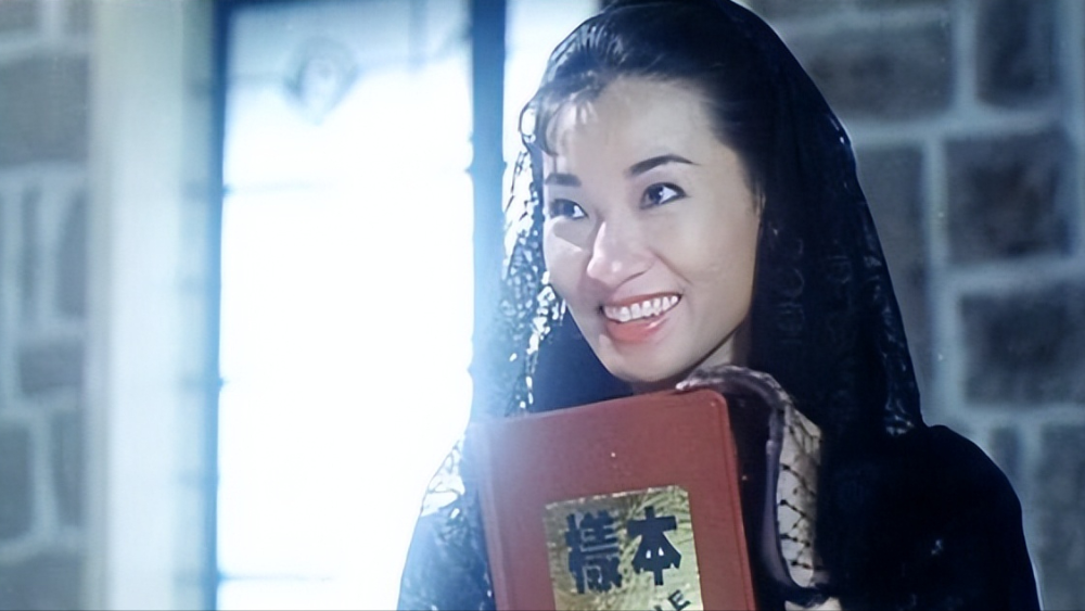 一代鬼后王小凤61岁已如此苍老她到底经历了什么