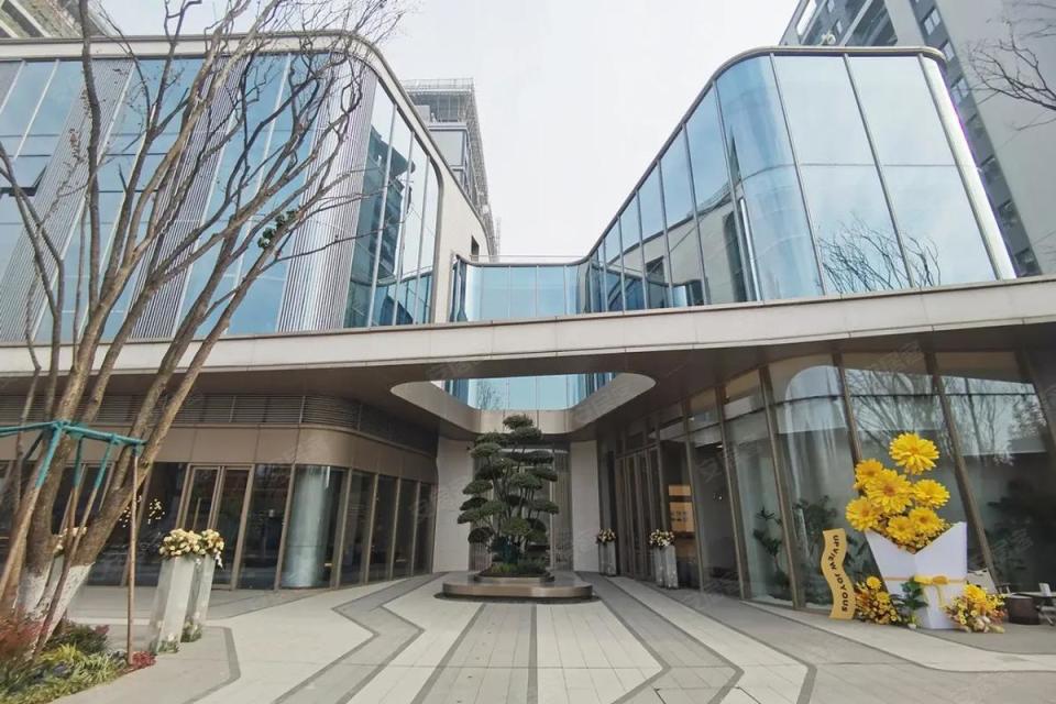 昆山楼市放大招！以旧换新再添两盘，打工人刚需买房太难了_腾讯新闻