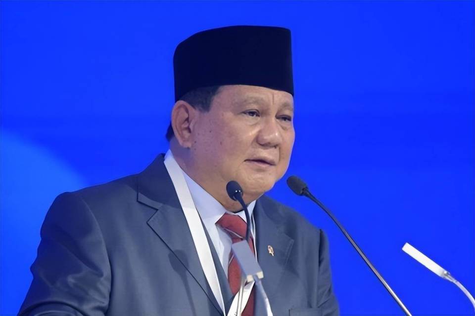 印尼新总统高调展示:中国大使到其私宅做客的情景,意味深长_腾讯新闻