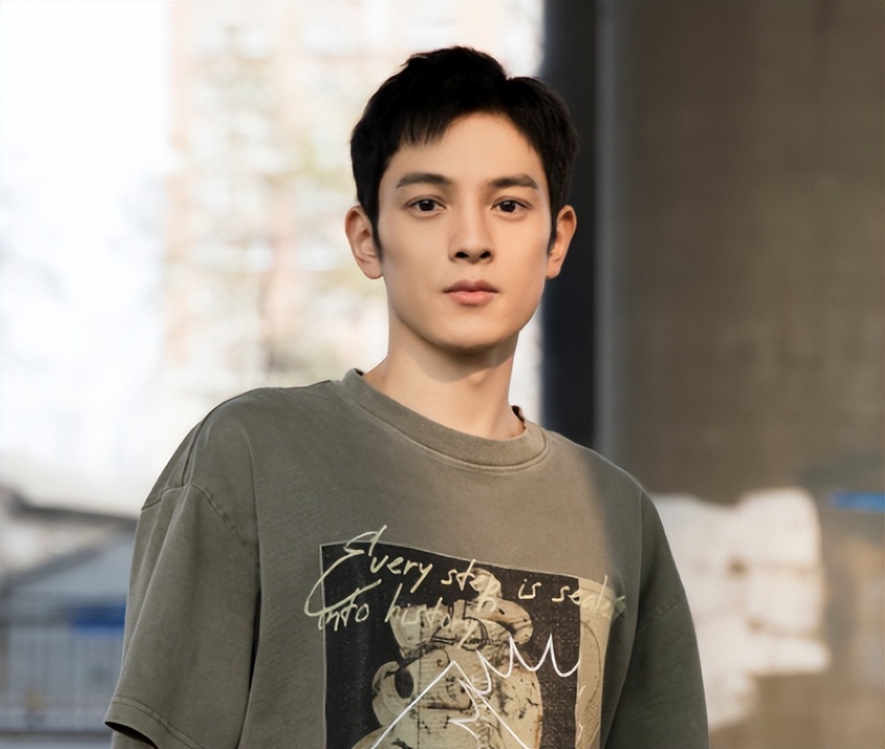 王润泽是谁?为何感动无数网友,而他将迎来一个大火的机会_腾讯新闻