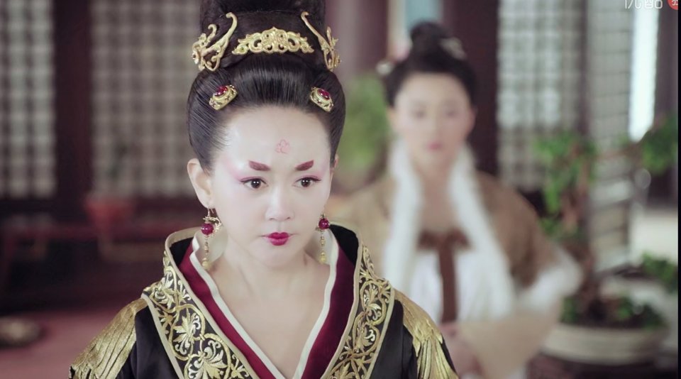 扮演者也很眼熟,但没想到是张定涵,5年前在《东宫》演过皇后.