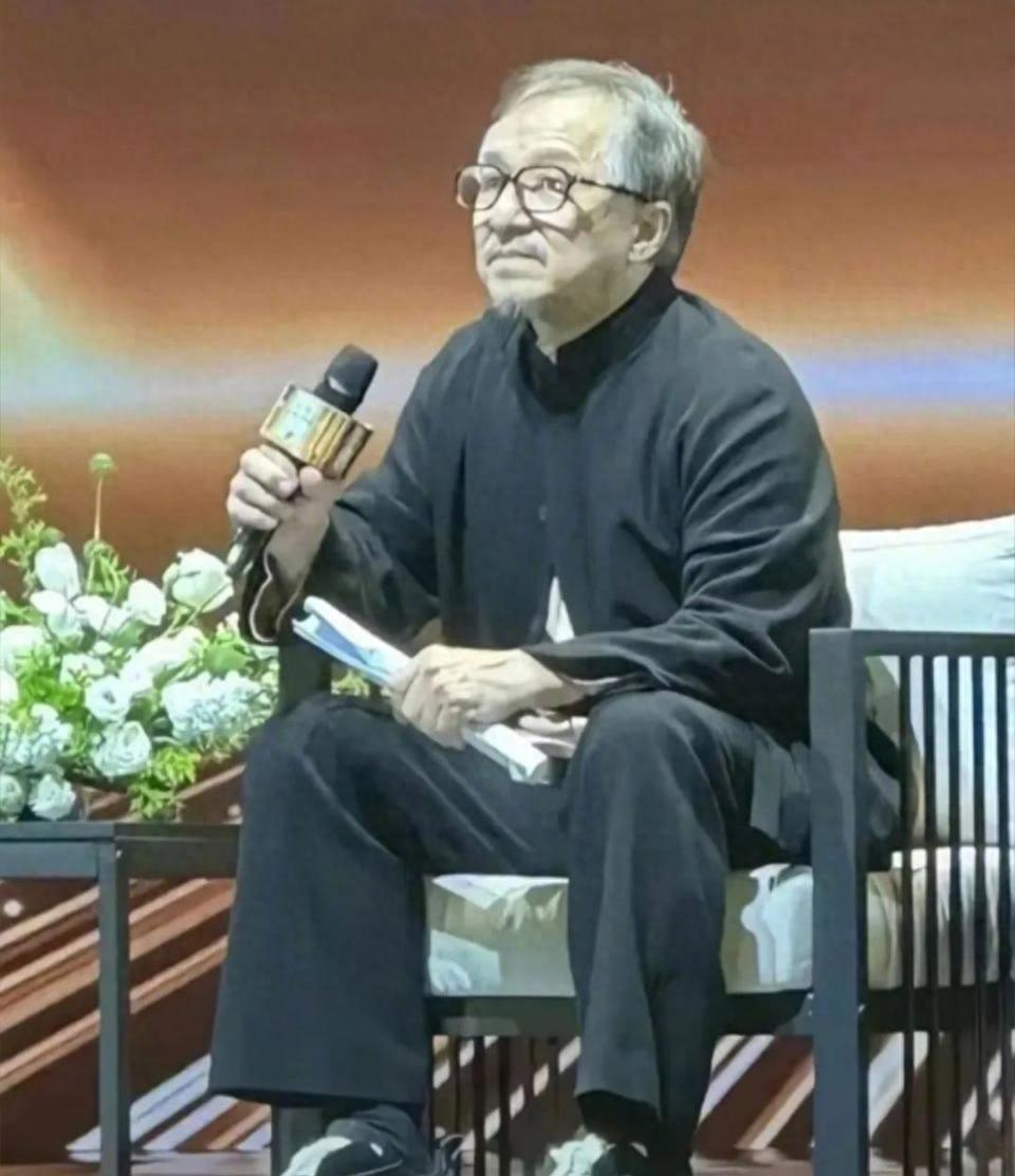 60岁李连杰近照流出,老年斑明显,衰老到认不出,谁能扛起动作电影大旗?