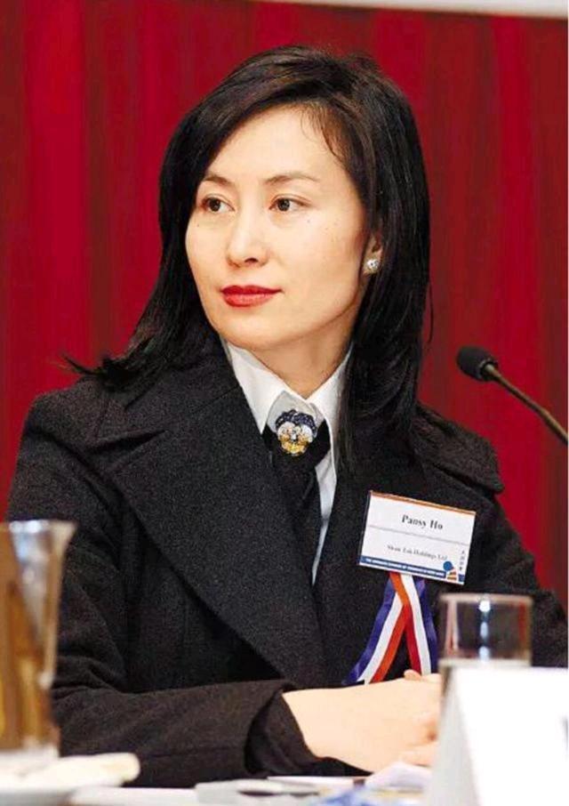 何超琼相当认可窦骁和何超莲:赌王家族掌门人不需要爱情和婚姻_腾讯