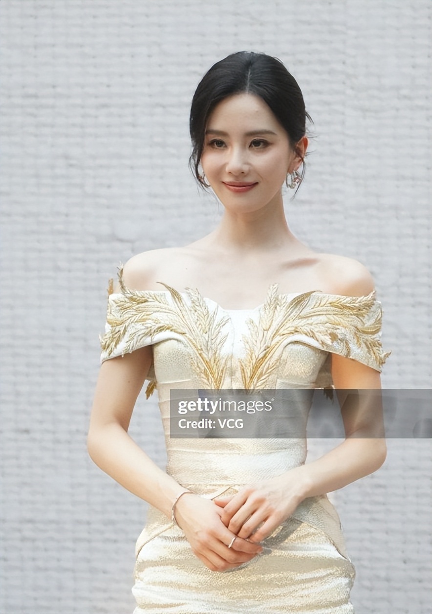 苏州这一夜,刘诗诗美得好震撼,冯小刚女儿土气,鞠婧祎咋长这样了