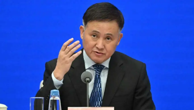 央行行长宣布：将出台六项政策措施