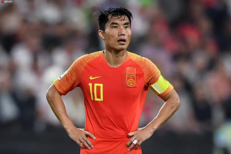 毛剑卿中国足球的问题不在教练在好球员太少郑智是不错的主帅人选