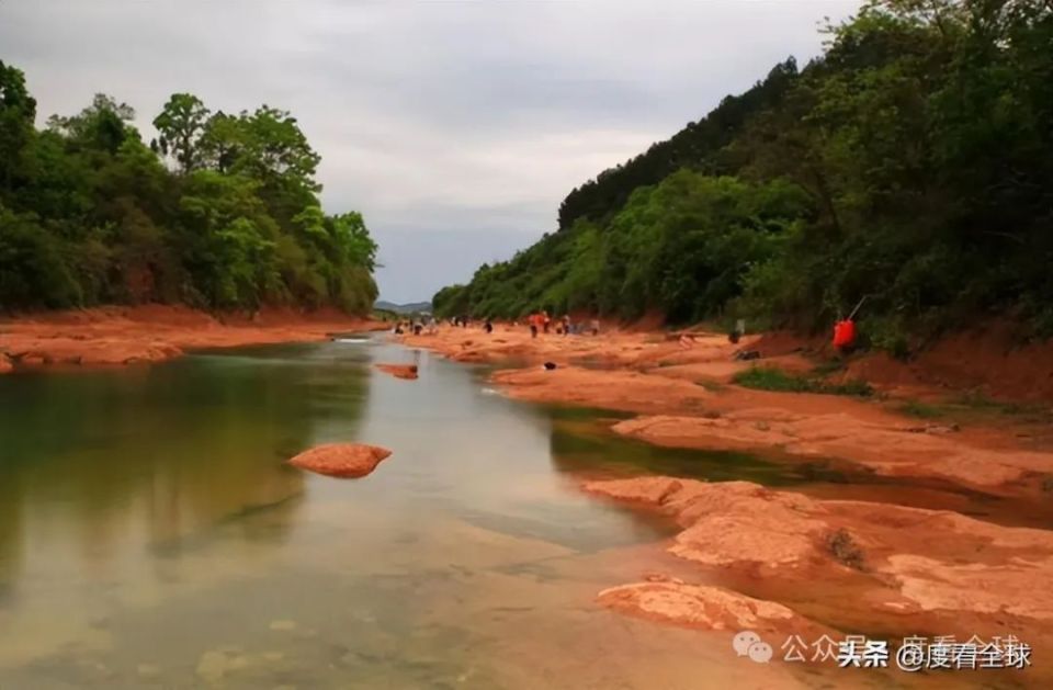 走进黔南惠水县红石滩,探秘红色仙境,解锁自然密码!