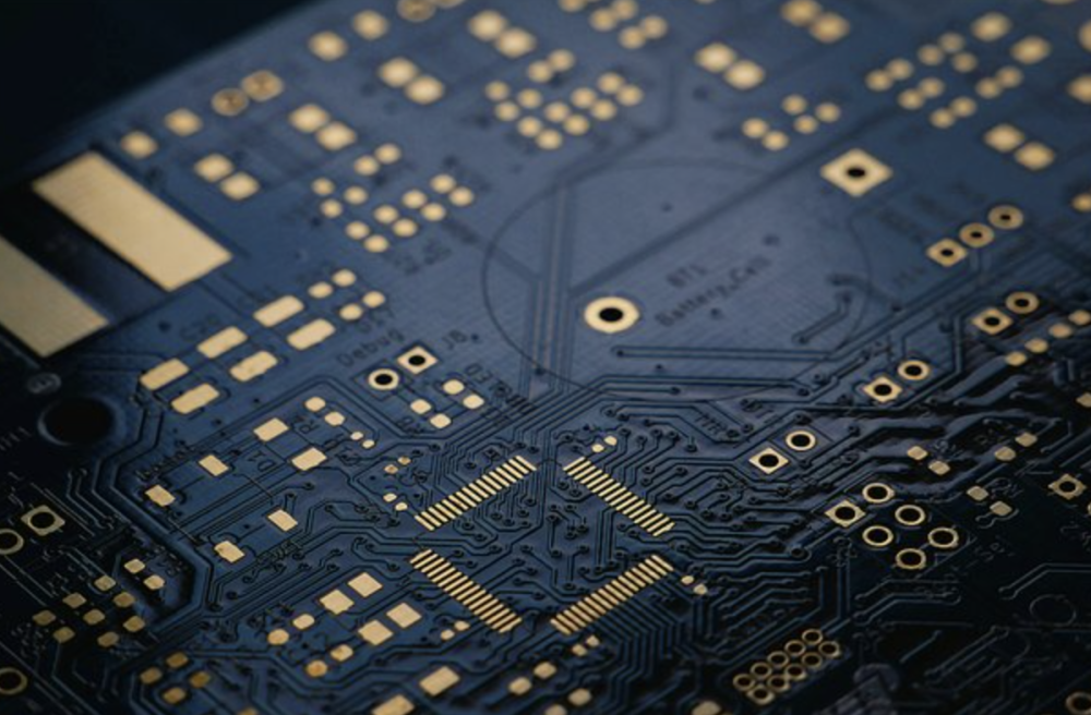 该设备利用太赫兹辐射工作,这种辐射人眼看不到,但却能让你看穿墙壁和