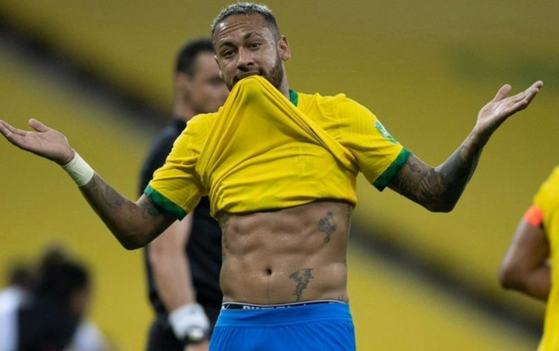 内马尔又惹争议!身材严重发福,58岁罗马里奥如筋肉人,法媒怒批