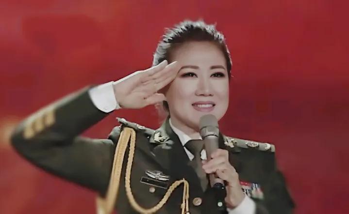 刘小娜:因《士兵小唱》知名,曾是军中主持第一人,老了却做演员了