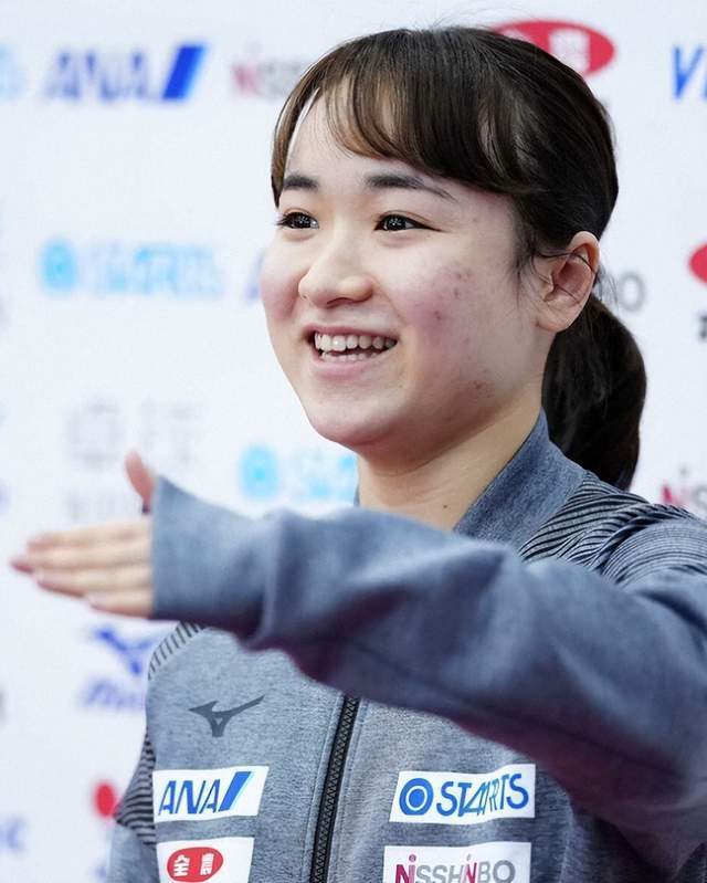 伊藤美诚穿西装化精致妆容!因伤缺席公开训练,张本智和领衔备战