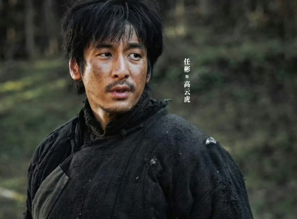 任彬：在《归队》被蒋欣力压，因父亲脑出血险退圈，35岁已被催婚_腾讯新闻