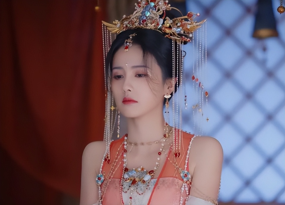 "壮"不是问题,刘亦菲的"清醒",戳穿了内娱女明星的体面