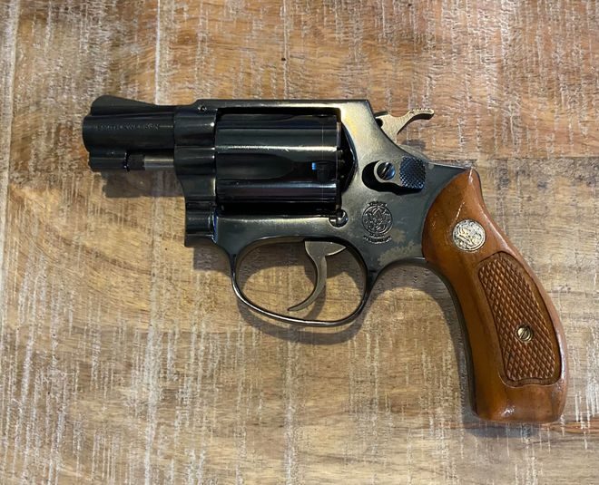 军警人员最爱的自卫枪械 史密斯威森警长特种型m36左轮手枪_腾讯新闻