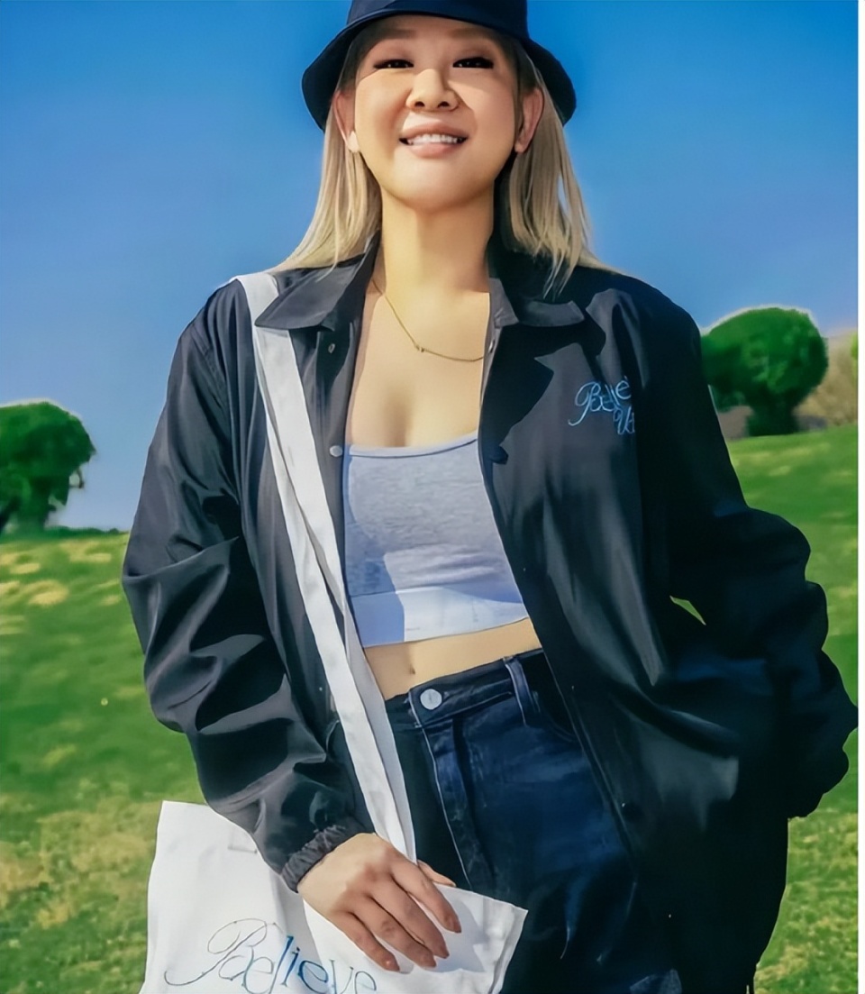 郑欣宜因意外受伤暂退《歌手》,引发网民心疼正面刚芒果台