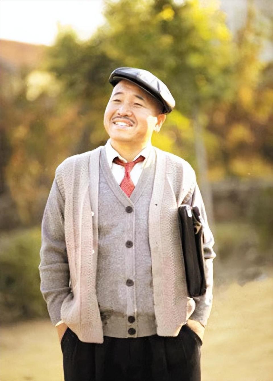 其貌不扬不争不抢,娶两任妻子生三个孩子的王小利,才是人生赢家