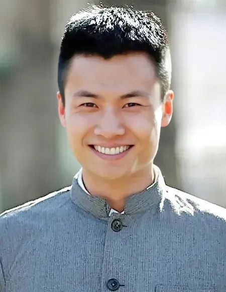 于滨:被高希希力捧,演曹丕出圈,45岁有娇妻还有一儿一女_腾讯新闻