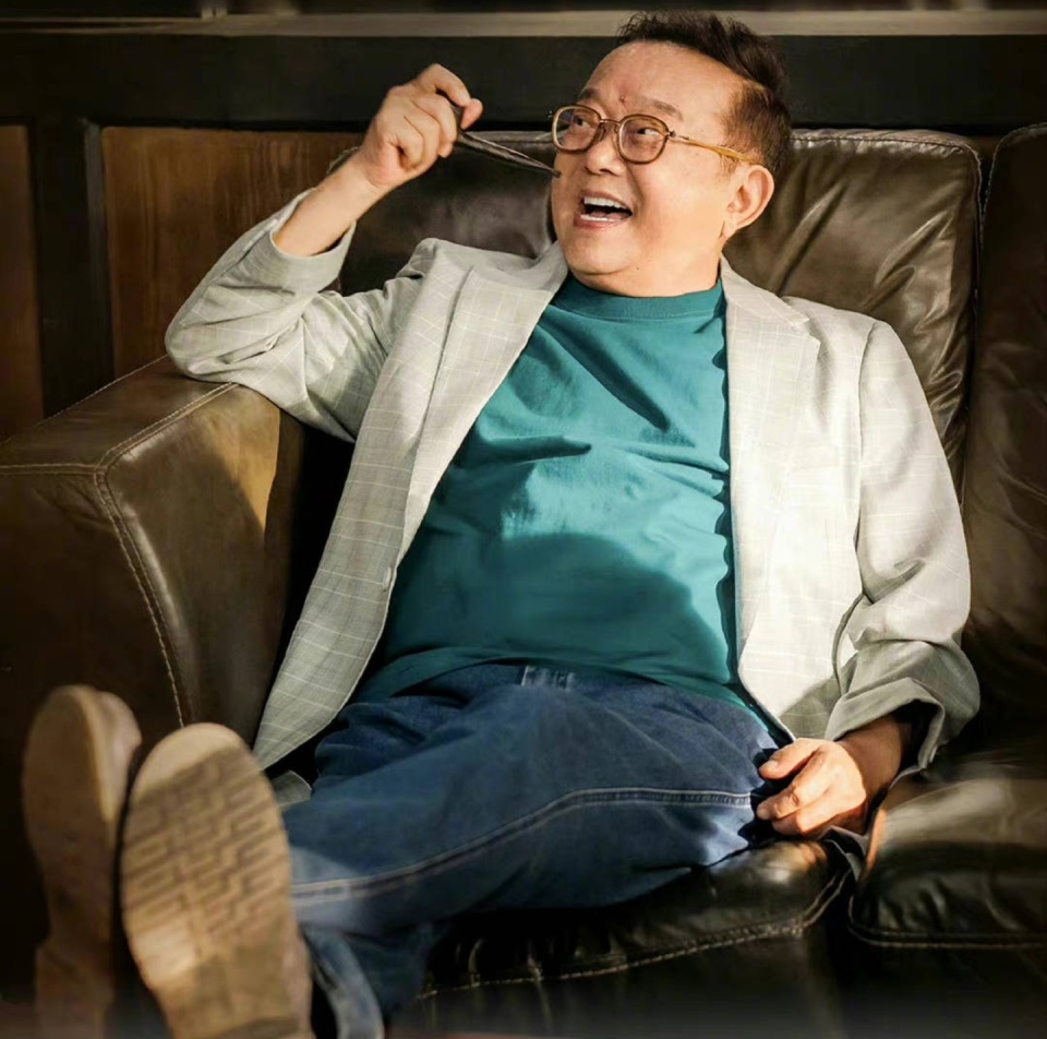 曝演员王刚退圈移民!清空个人账号解散粉丝群,本人回应:好着呢