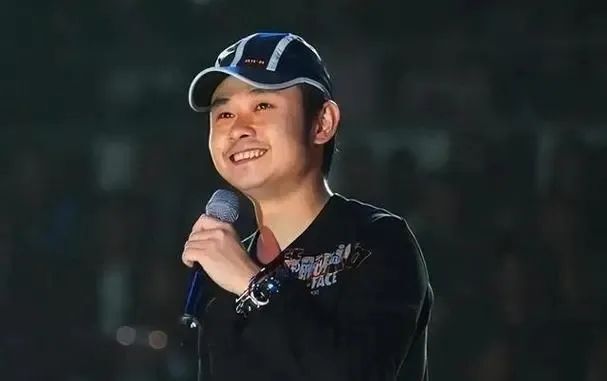 那英高调复出,刀郎却销声匿迹,讽刺的是已经没人在乎了