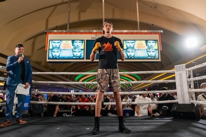 方多拉希望通过击败茨尤,帮助自己的经纪人入选拳击名人堂